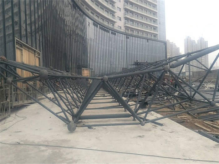 海东万豪酒店雨棚网架